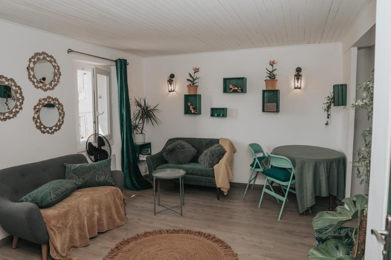 Grand Studio, Vue Centre Carte Parking * Sanary-sur-Mer