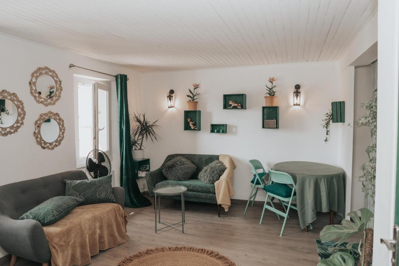 Grand Studio, Vue Centre Carte Parking * Sanary-sur-Mer
